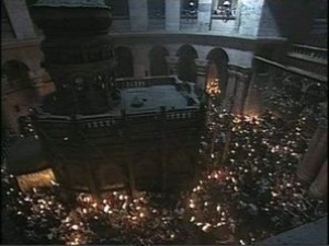 Благодатният огън слезе в храма на Гроба Господен в Ерусалим