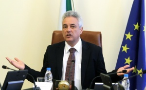 Райков: Често започвам деня с „кални бани" като подслушванията