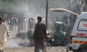 Бомбен взрив на предизборен митинг в Пакистан - поне 15 убити и 40 ранени