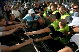 Граждани и полиция се сбиха преди митинг на ГЕРБ