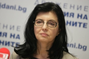 Меглена Кунева:  Това е кражба на достойнство, протестирайте, като гласувате!