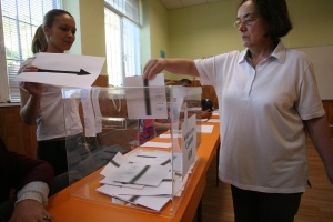 МВР: Охраната на изборните помещения през нощта протече нормално