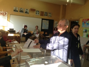 Ахмед Доган гласува в "Красно село"