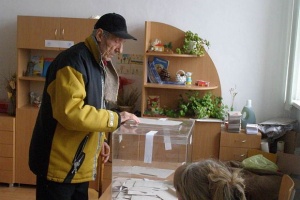Възрастен мъж почина в избирателна секция във Варна