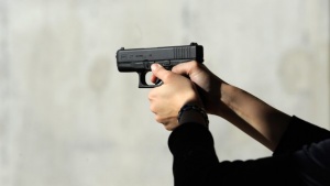 Мъж заплаши с пистолет служители в кредитно бюро в Пазарджик