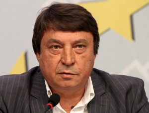 БСП се закани да върне залите за пушачи