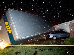 Най-малко шестима убити от торнадо в Тексас