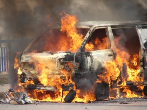 3 автомобила изгоряха през нощта в столицата