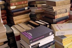 МВР разкри нелегално сканиране и продаване на учебници