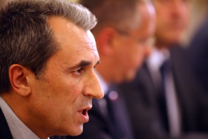 Програмата "Орешарски": Отпадат 100 лицензионни режима