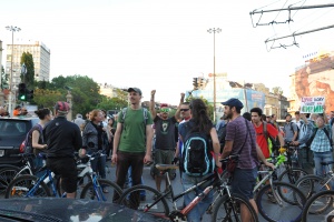 Протестиращи блокираха движението на Орлов мост