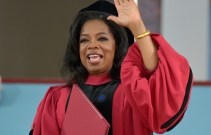 Опра Уинфри с почетна докторска степен от Харвард