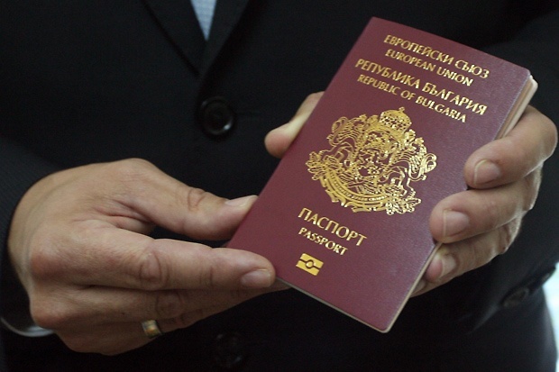Откриха български паспорт при катастрофата в Македония