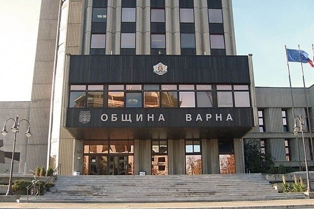 Общинският съвет на Варна обжалва връщането на доц. Бозов като кмет