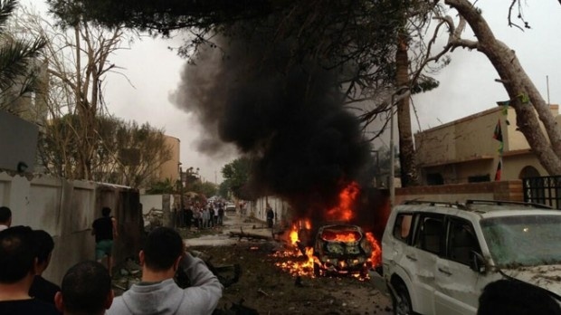 Бомба пред посолството на Гърция в Либия