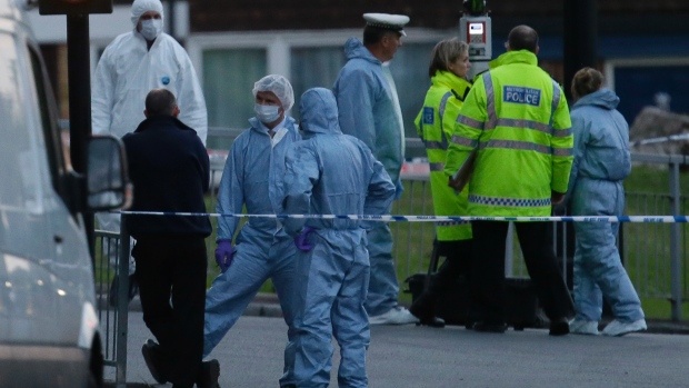 Масови безредици в Лондон след убийството на военен от ислямисти