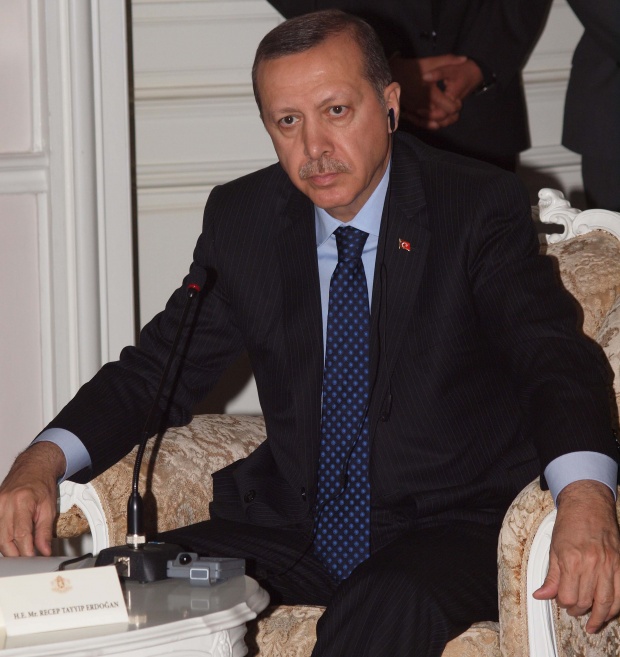 Ердоган с иск за 1 милион лири срещу опозиционер
