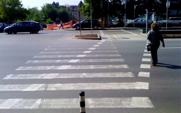 Шофьор блъсна жена на пешеходна пътека в Пловдив
