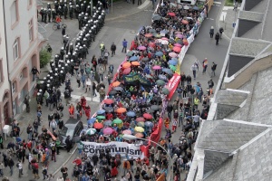 ИТАР-ТАСС: Няколкостотин души задържани на шествие на антиглобалисти във Франкфурт
