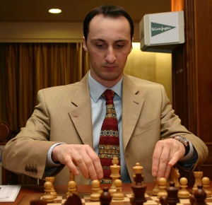 Веселин Топалов загуби в предпоследния кръг на турнира в Солун