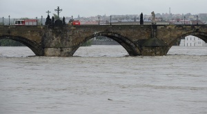 Броят на жертвите от наводненията в Чехия достигна петима души