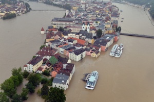 Германия и Чехия остават наводнени