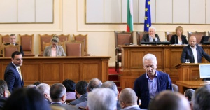 Волен Сидеров налетя на бой на Десислава Атанасова