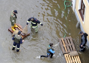 Пътищата в Австрия остават затворени