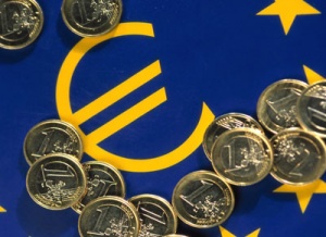 Латвия приема еврото от 2014 година