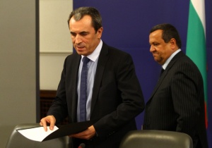 Орешарски няма информация за унищожени документи на „Авиоотряд 28”