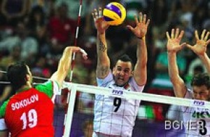 България победи Франция с 3:2 гейма в мач от Световната лига по волейбол