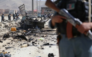 Поне 10 загинали и ранени в атентат пред Върховния съд в Афганистан
