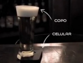 Бирена чаша възпира ползването на телефони в барове