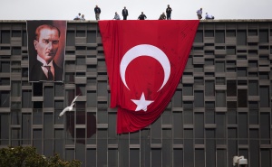 Ердоган привикал трима министри за срещата си с протестиращите