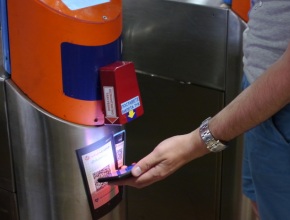 Система позволява купуването на билет за метрото през телефона