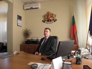 Областният на Благоевград от ДПС няма да се откаже, полицията му помогна да встъпи в длъжност