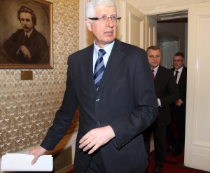 Овчаров: Ако оставката на Станишев ще спаси правителството, трябва я подаде веднага