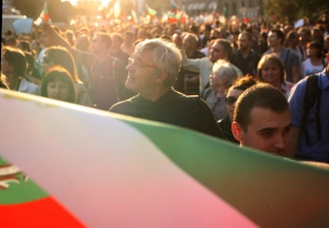 Протест във Варна блокира кръстовището пред общината
