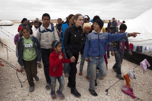 Анджелина Джоли подкрепи сирийските бежанци