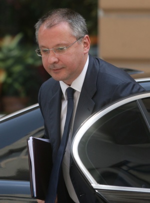 Първанов и Кадиев поискали оставката на Станишев, но партията не предвижда такава