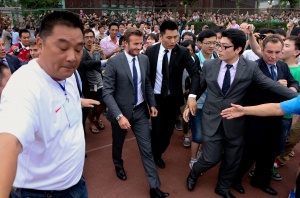 Седем ранени при посещение на Бекъм в Пекин