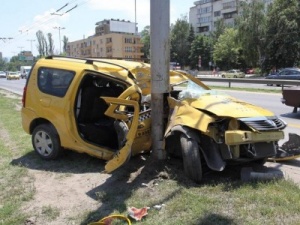 Такси катастрофира в столицата, един загина