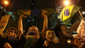Над 250 000 души излязоха на протест в над 100 града в Бразилия