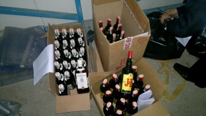 Марков алкохол с фалшиви бандероли откриха в магазини в София