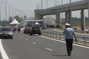 Липсата на табели за Дунав мост 2 обърква шофьорите