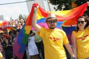 Футболни фенове нападнали група от ЛГБТ