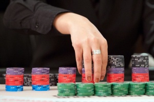 Българин спечели 326 440 долара от покер турнир