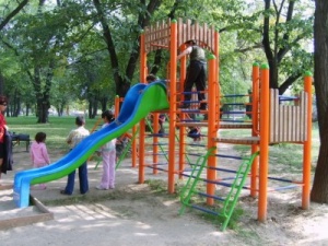 Смок се настани в двора на детска градина в Севлиево