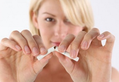 Мъжете и жените спират цигарите от суета