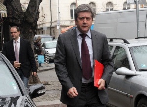 Георги Първанов: Правителството плаща за грешки на партийните ръководства